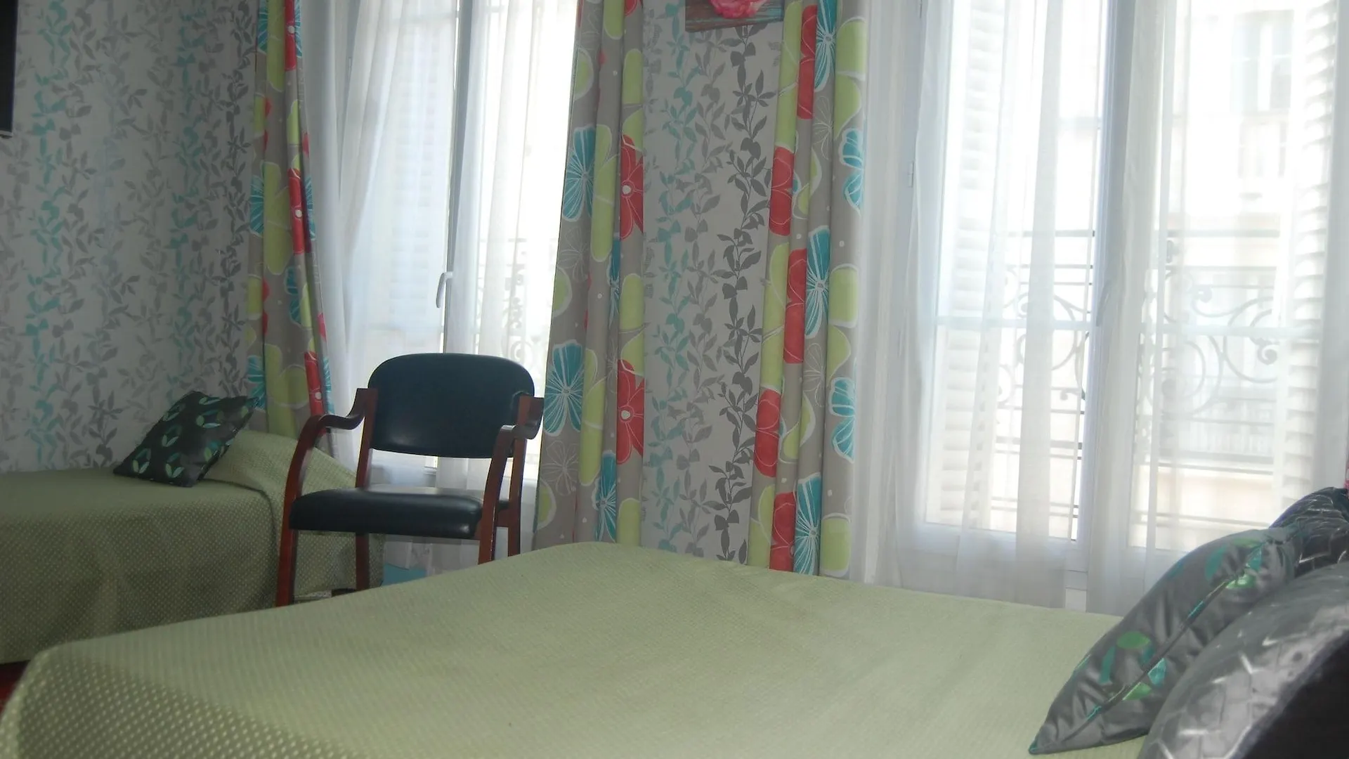 Hotel Jean Bart Париж
