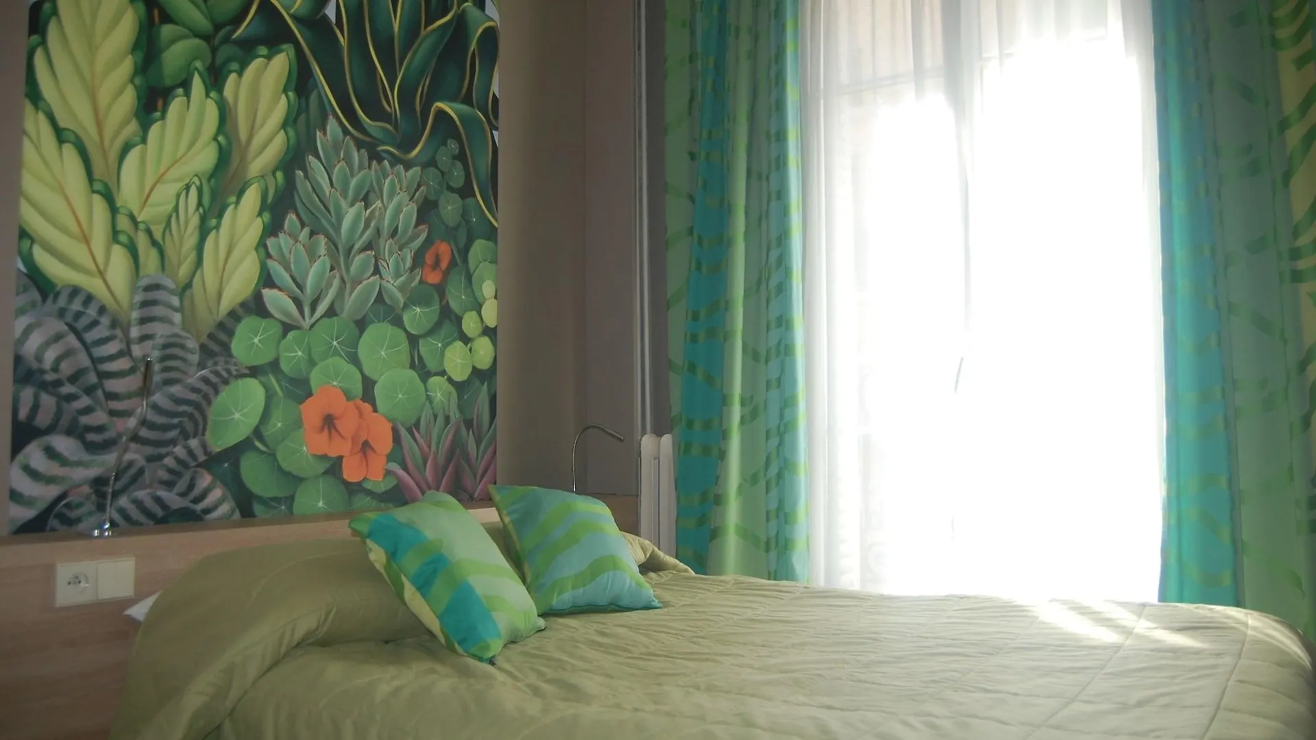 Hotel Jean Bart 巴黎
