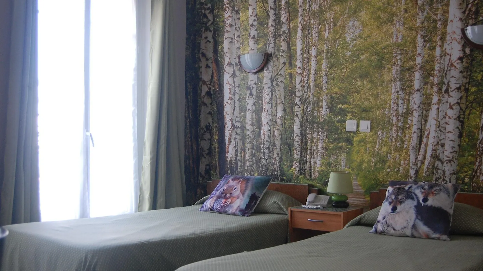 Hotel Jean Bart 巴黎